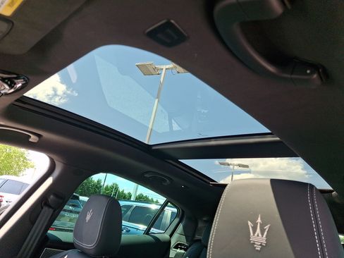 Certified 2025 Maserati Grecale Modena AWD/4WD image 13