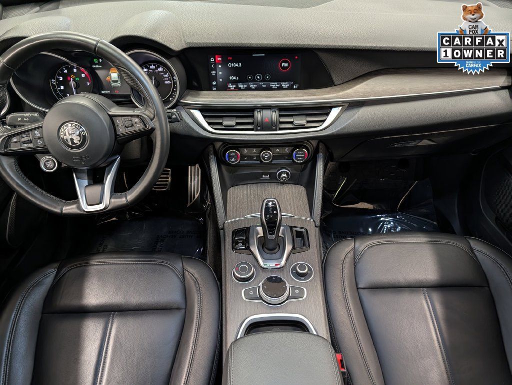 Used 2023 Alfa Romeo Stelvio Ti AWD/4WD image 24