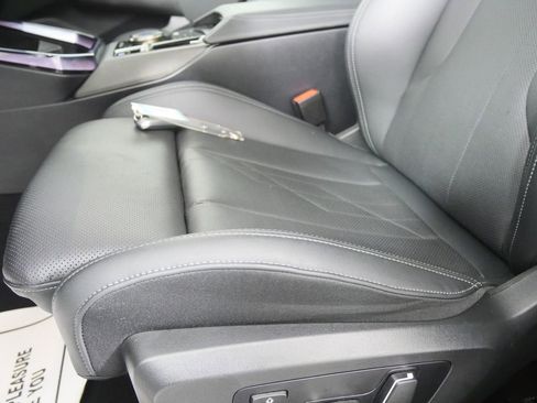 Certified 2025 BMW X3 xDrive30i w/ Premium Package image 9