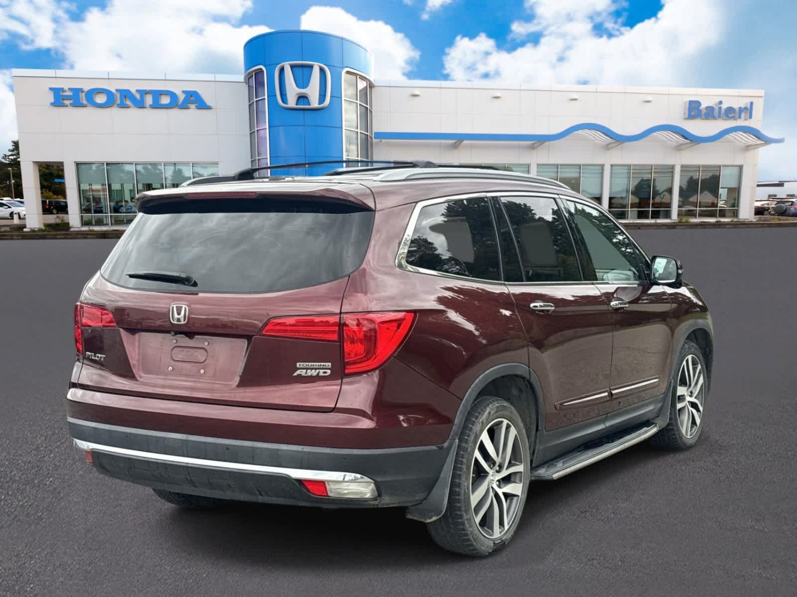 Used 2018 Honda Pilot Touring image 5