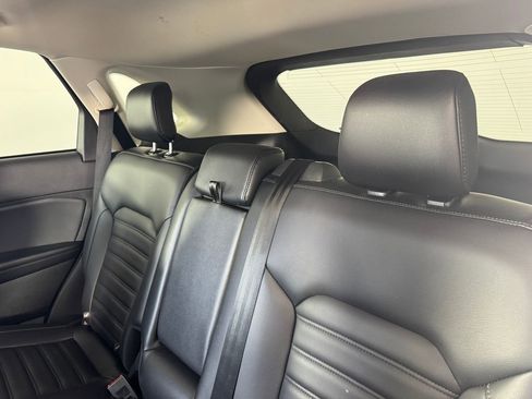 Used 2024 Ford Edge SEL image 6