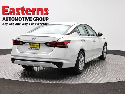 Used 2024 Nissan Altima 2.5 S FWD image 5