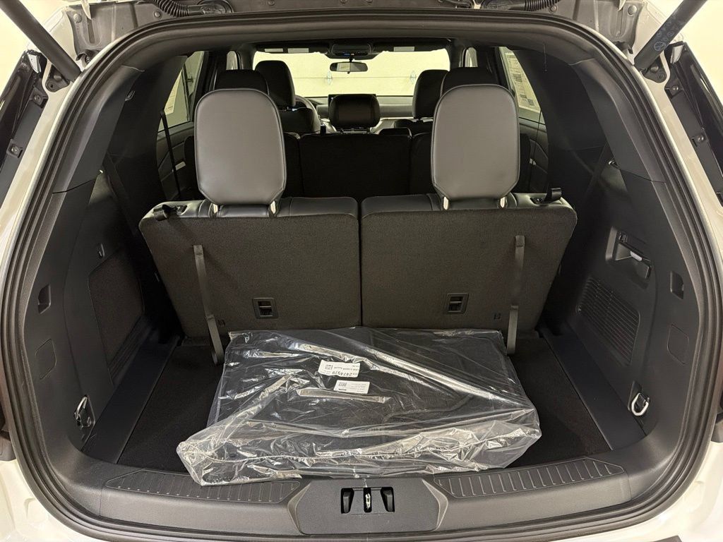 New 2027 Ford Explorer ST-Line AWD/4WD image 36