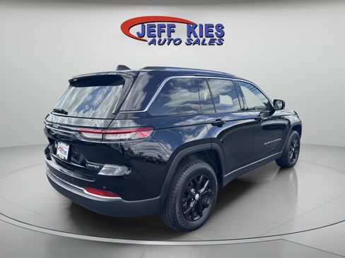 Used 2022 Jeep Grand Cherokee Limited AWD/4WD image 5