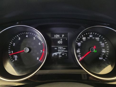Used 2016 Volkswagen Jetta Sport FWD image 23