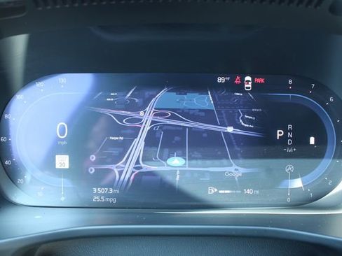 Used 2025 Volvo XC40 B5 Plus image 28