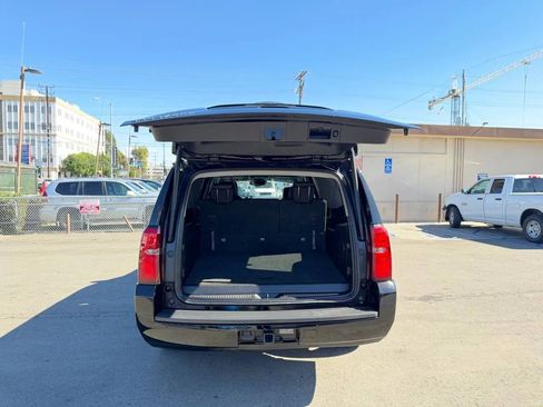 Used 2019 Chevrolet Suburban LT w/ Max Trailering Package image 27