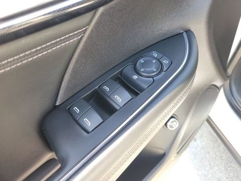 Used 2023 Buick Envision Preferred FWD image 14