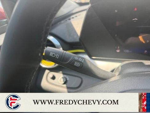 Used 2025 Chevrolet Trax LT w/ Driver Confidence Package FWD image 17