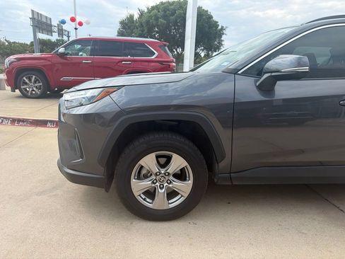 Used 2022 Toyota RAV4 XLE FWD image 2