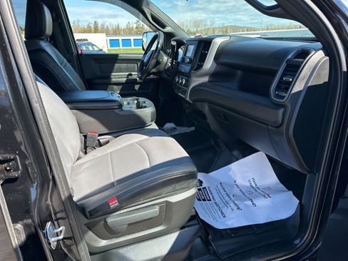 Used 2022 RAM 2500 Tradesman w/ Chrome Appearance Group AWD/4WD image 10