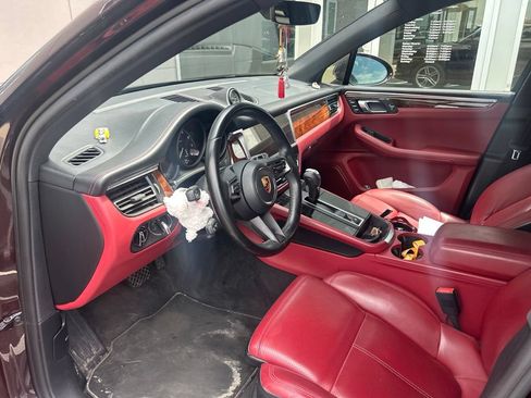 Used 2023 Porsche Macan Turbo AWD/4WD image 26
