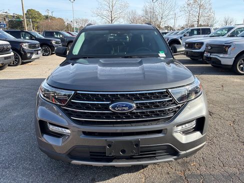 Used 2023 Ford Explorer XLT w/ Equipment Group 202A image 2