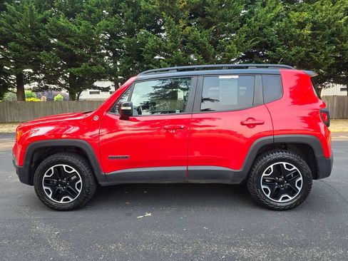 Used 2017 Jeep Renegade Trailhawk AWD/4WD image 3