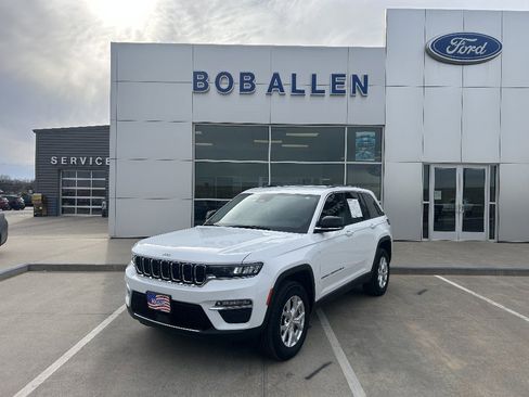 Used 2024 Jeep Grand Cherokee Limited image 1