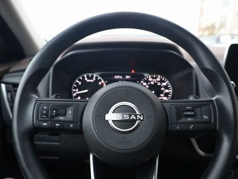 Used 2023 Nissan Rogue S image 17