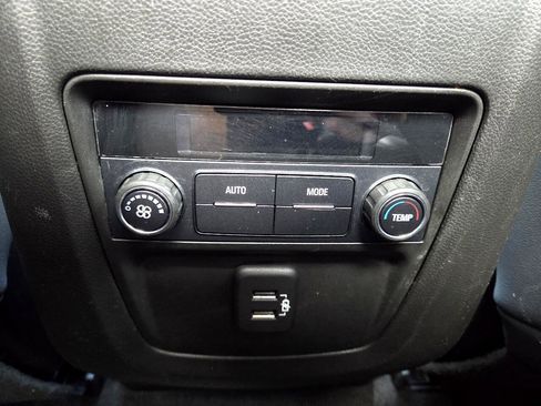 Used 2020 Buick Enclave Essence image 31