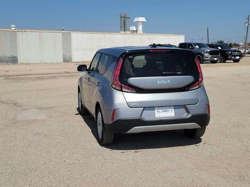 Used 2025 Kia Soul LX w/ LX Technology Package FWD image 6