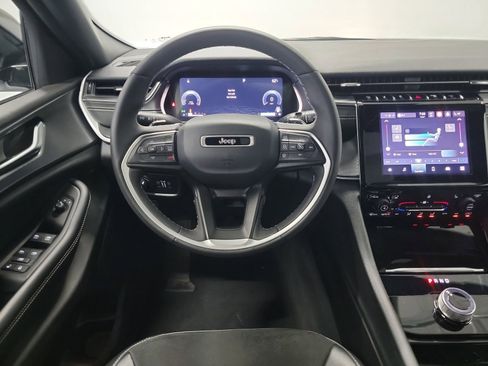Used 2023 Jeep Grand Cherokee Altitude AWD/4WD image 21