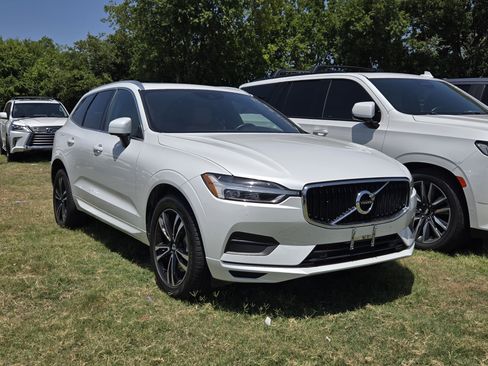 Used 2020 Volvo XC60 T6 Momentum AWD/4WD image 1
