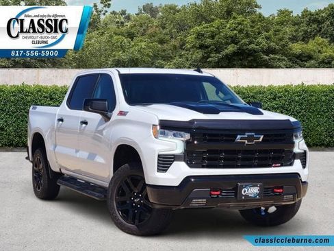 Used 2025 Chevrolet Silverado 1500 LT Trail Boss w/ Convenience Package II image 1