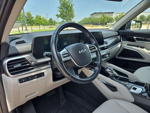 Used 2023 Kia Telluride S w/ S Sunroof Package AWD/4WD image 2