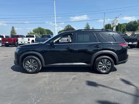 Used 2025 Nissan Pathfinder SV AWD/4WD image 2