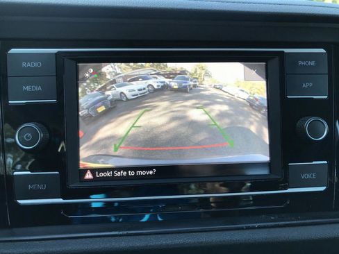 Used 2020 Volkswagen Jetta SE image 11