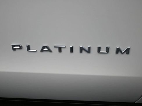 Used 2025 Ford Expedition Platinum image 6
