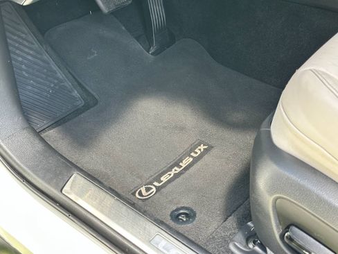 Used 2019 Lexus UX 200 w/ Accessory Package 2 FWD image 19