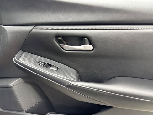 Used 2024 Nissan Sentra SV FWD image 42