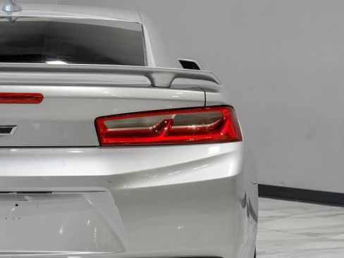 Used 2018 Chevrolet Camaro SS RWD image 53