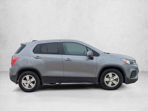 Used 2020 Chevrolet Trax LS w/ Tint and Cruise Package FWD image 4