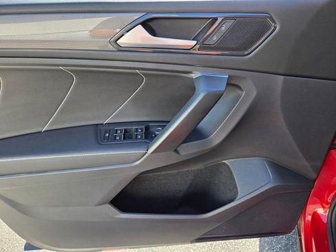 Certified 2023 Volkswagen Tiguan SE image 19