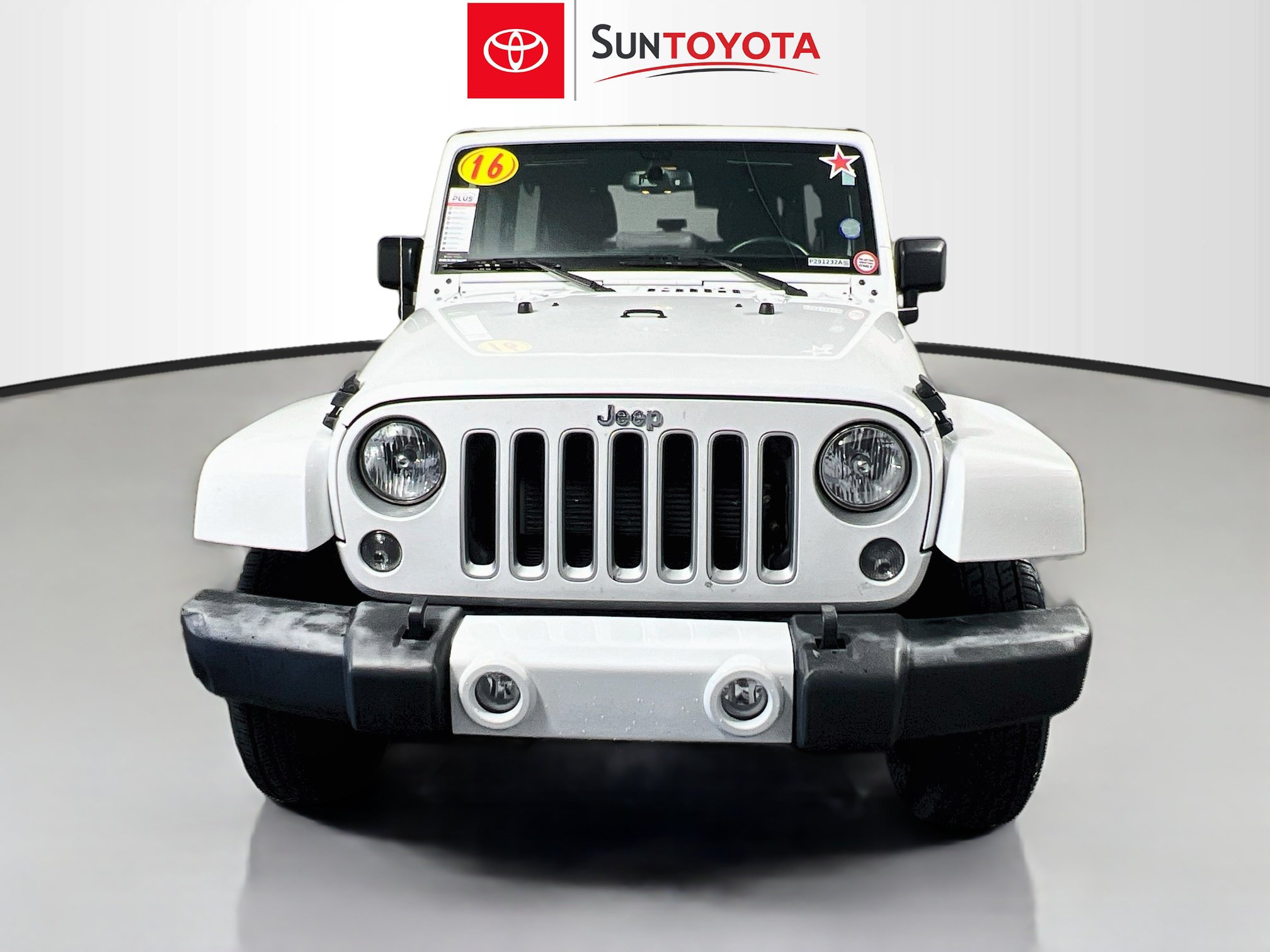 Used 2016 Jeep Wrangler Unlimited Sahara w/ Connectivity Group AWD/4WD image 10