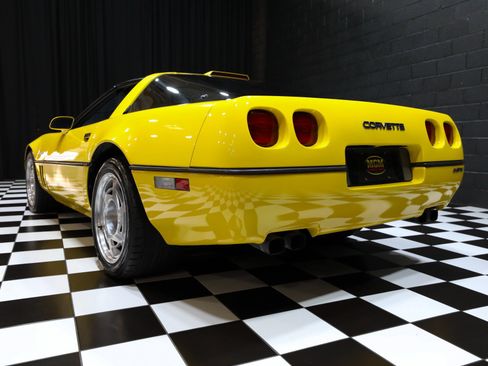 Used 1990 Chevrolet Corvette ZR-1 RWD image 24