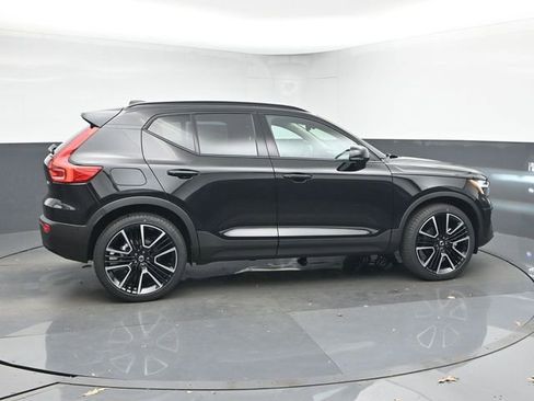 New 2026 Volvo XC40 B5 Ultra w/ Protection Package Premier image 8