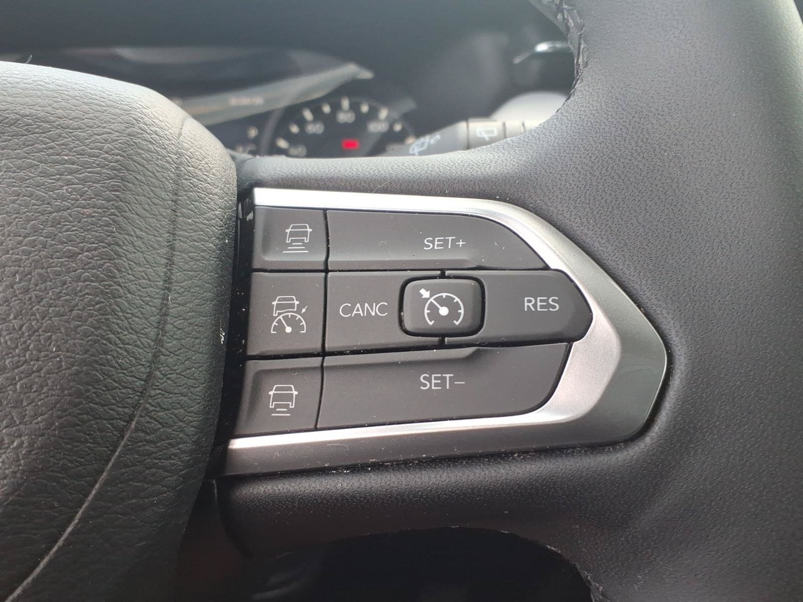 Used 2024 Jeep Compass Limited w/ Sun and Sound Group AWD/4WD image 29
