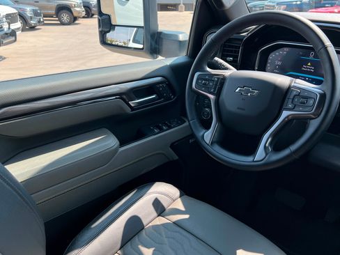 Used 2026 Chevrolet Silverado 2500 ZR2 AWD/4WD image 12