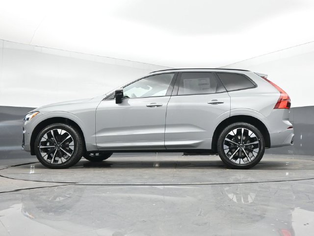 New 2026 Volvo XC60 B5 Plus w/ Protection Package Premier AWD/4WD image 43