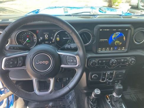 Used 2023 Jeep Wrangler Unlimited Sahara w/ Cold Weather Group AWD/4WD image 4