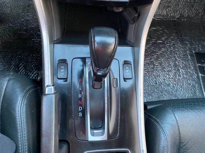 Used 2016 Honda Civic EX-L image 19
