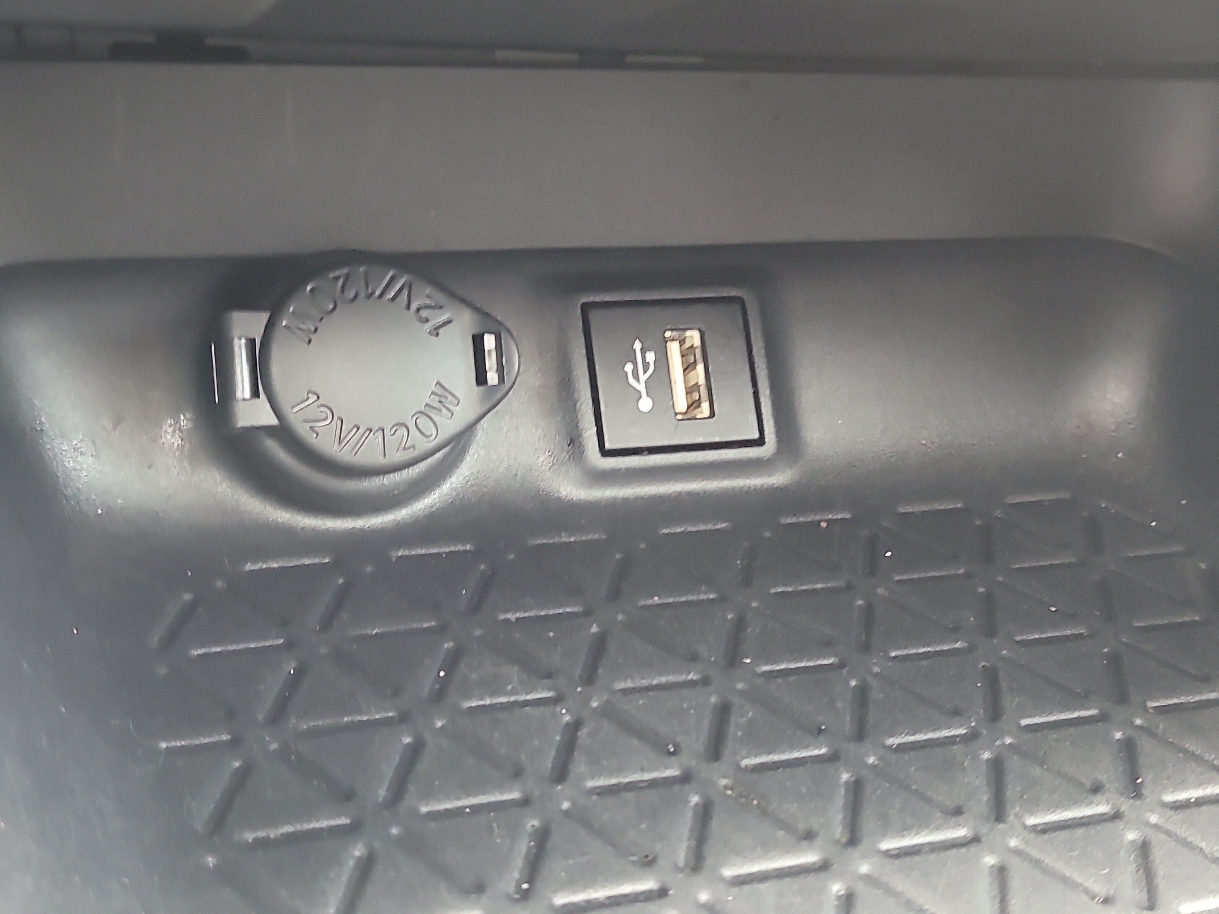 Certified 2025 Toyota RAV4 XLE w/ Convenience Package FWD image 26