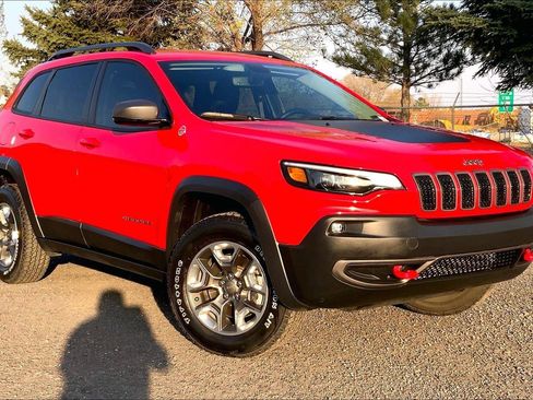 Certified 2019 Jeep Cherokee Trailhawk w/ Comfort/Convenience Group image 34