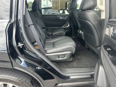 Used 2025 INFINITI QX80 Sensory AWD/4WD image 13