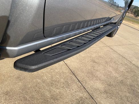 Used 2024 GMC Sierra 1500 AT4 w/ Technology Package image 9