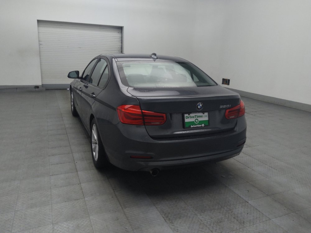 Used 2017 BMW 320i Sedan RWD image 5