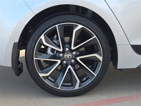 Used 2022 Toyota Corolla SE image 9
