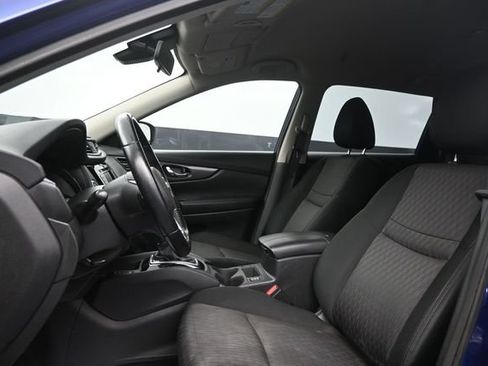Used 2020 Nissan Rogue SV w/ Premium Package FWD image 10