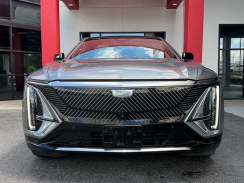 Used 2023 Cadillac Lyriq 2WD image 3
